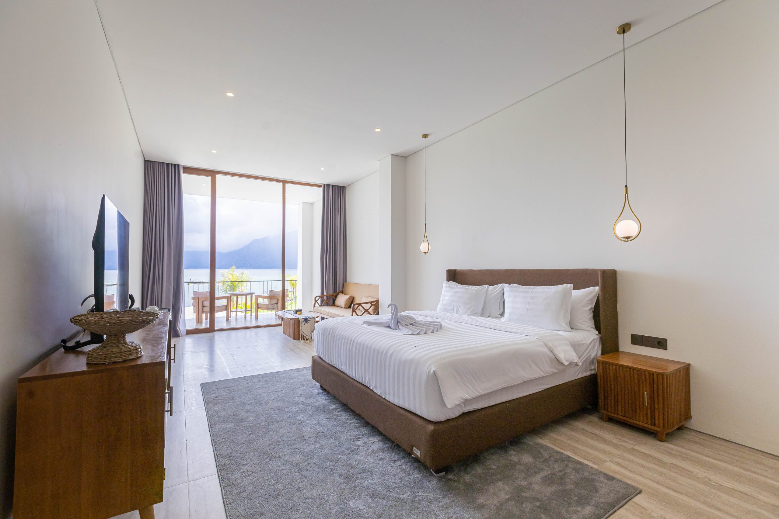 Summit Suite 1