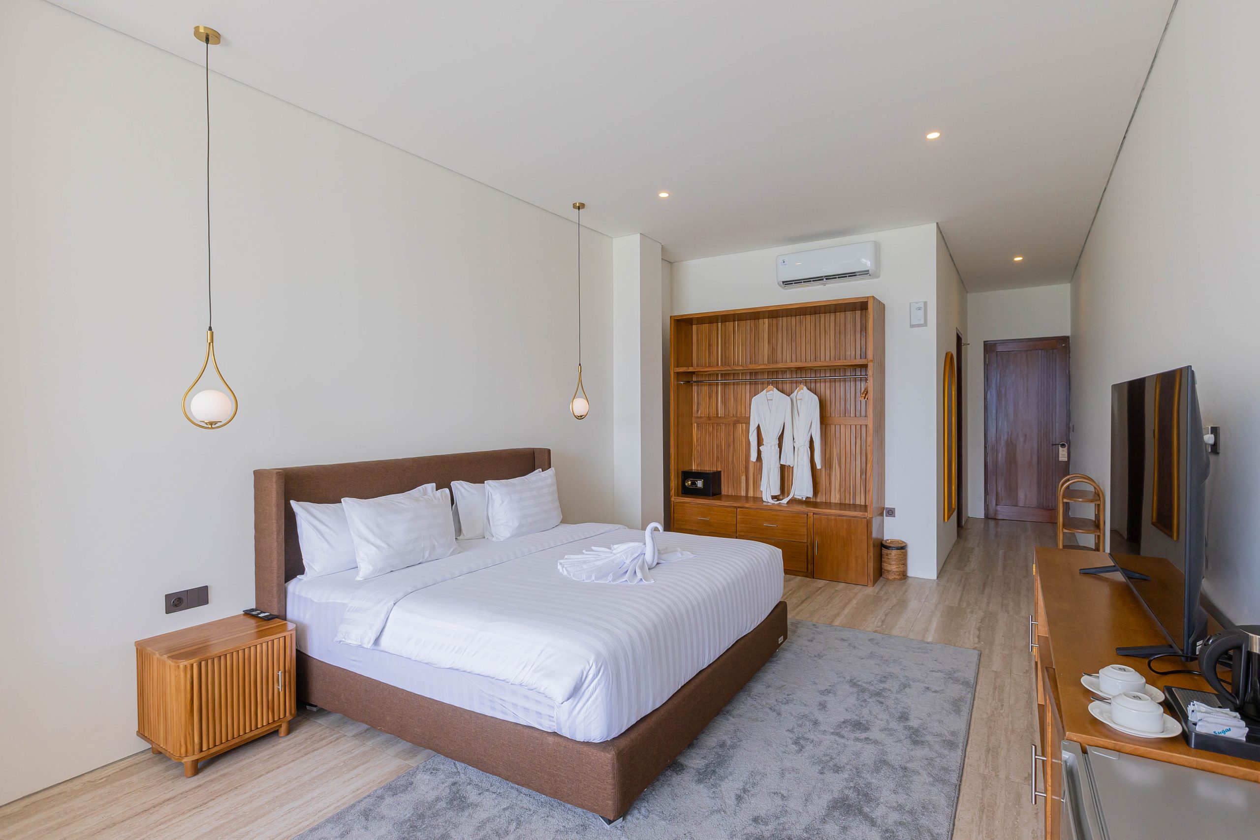 Summit Suite 2
