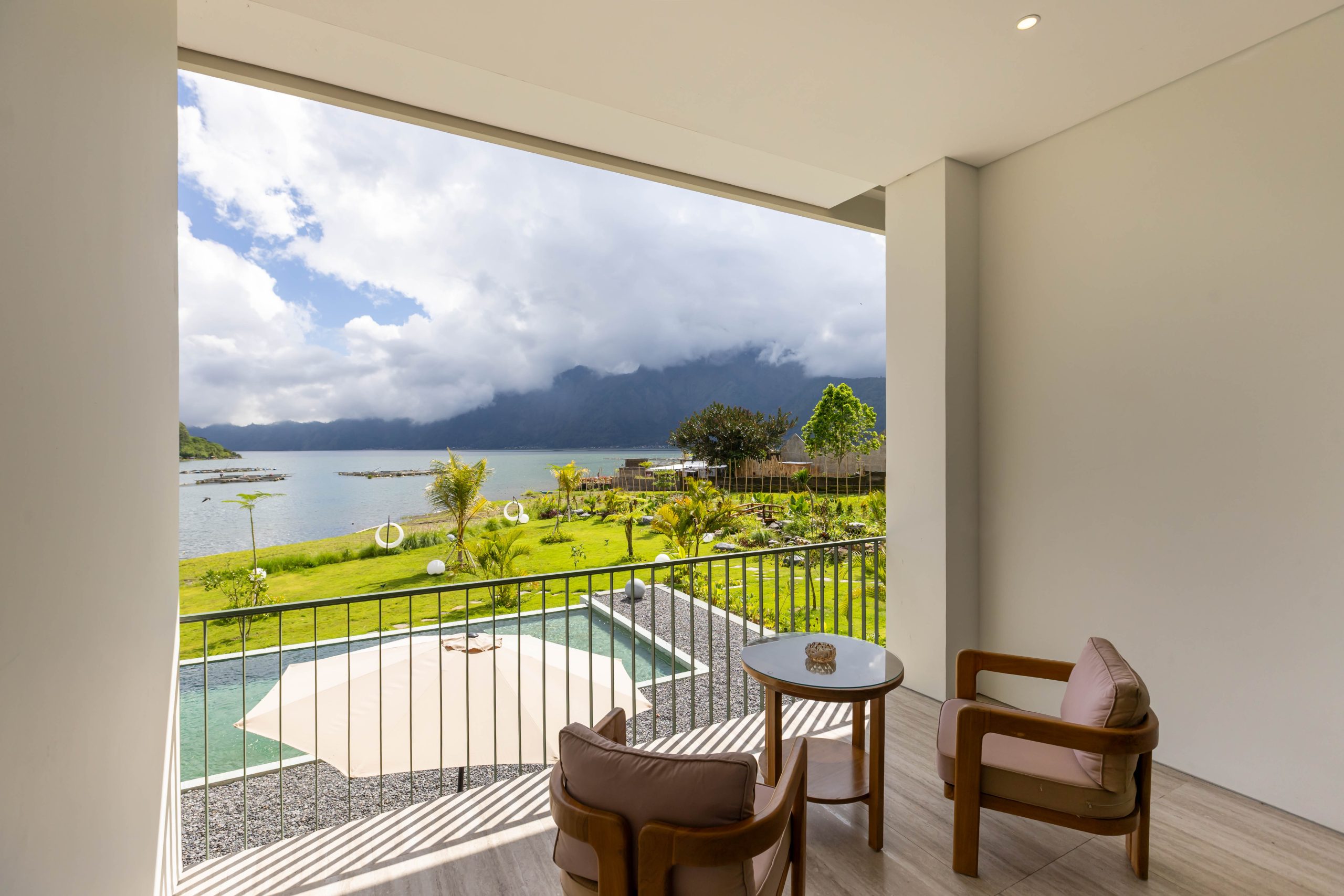 Summit Suite 3